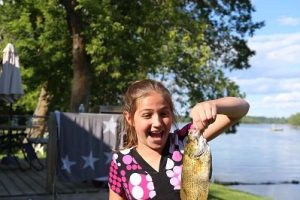 Girl-fishing-Trent-River-Cottages